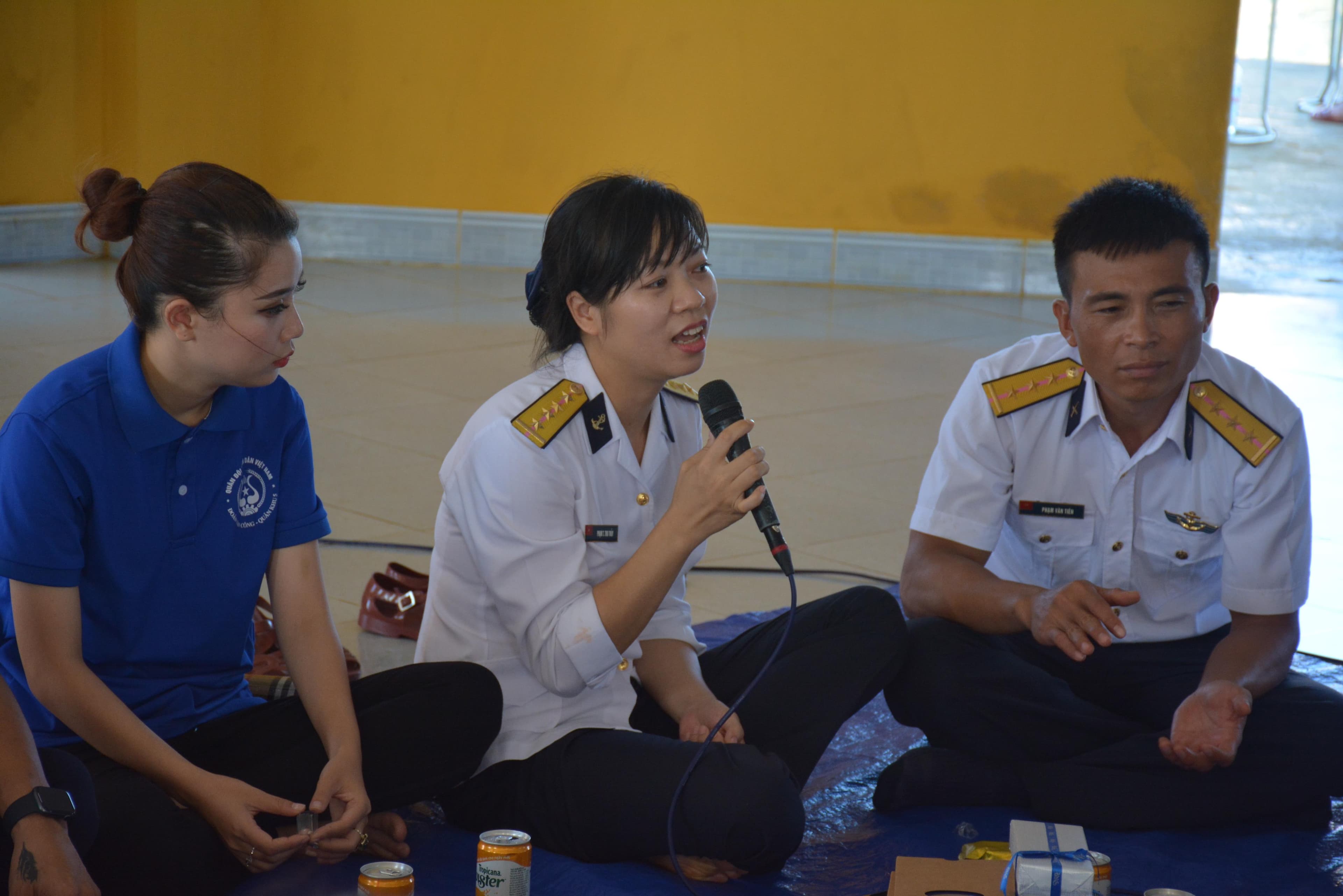Cán bộ hội đa năng