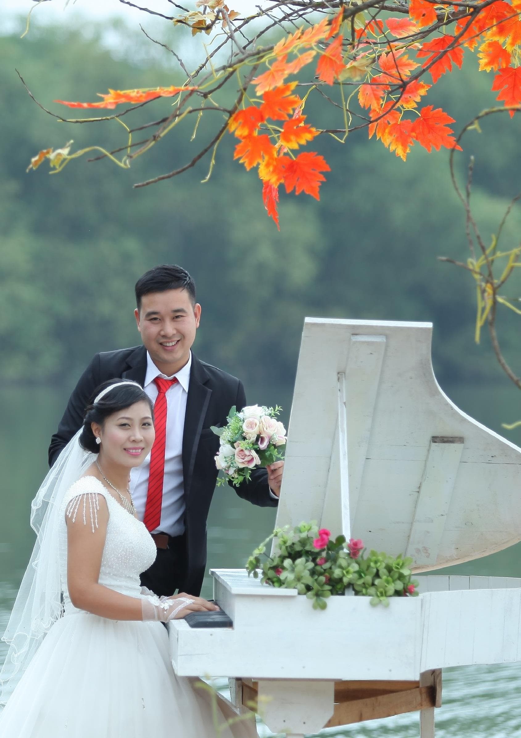 Tác hợp bằng "kế hoạch ngầm"