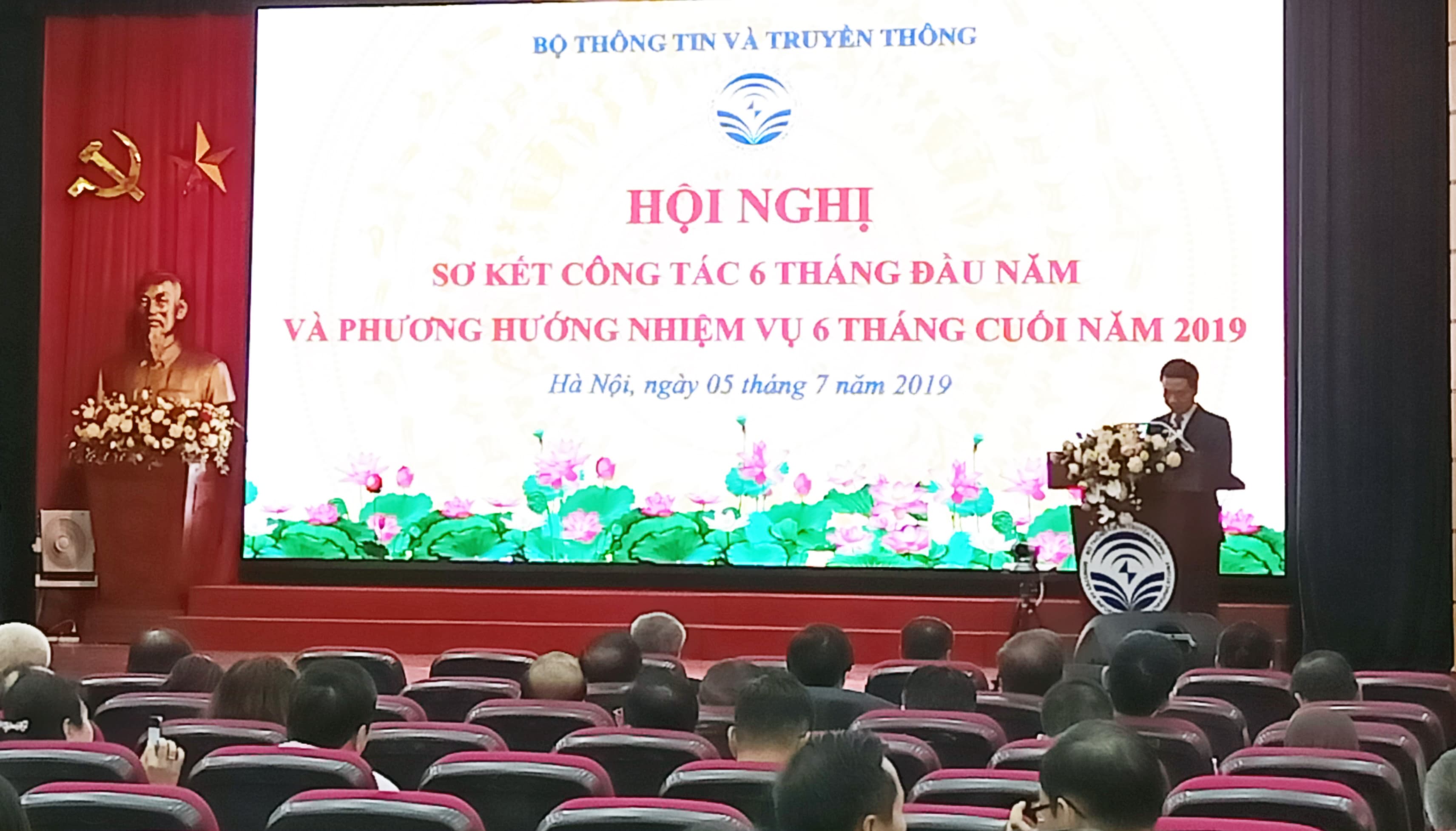 Đấu tranh với nạn tin giả, tin xấu độc trên không gian mạng