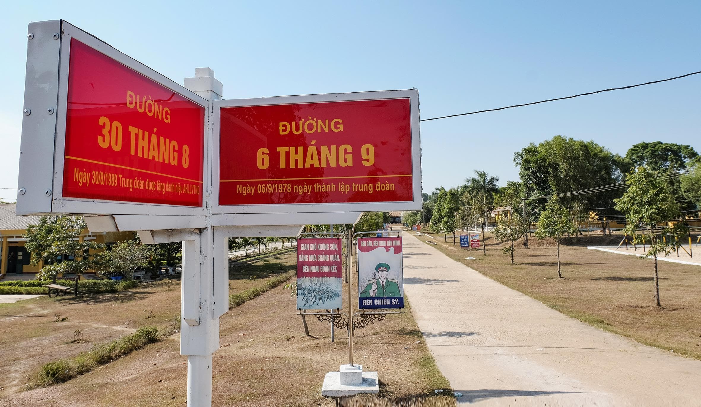 Thêm cách giáo dục truyền thống đơn vị