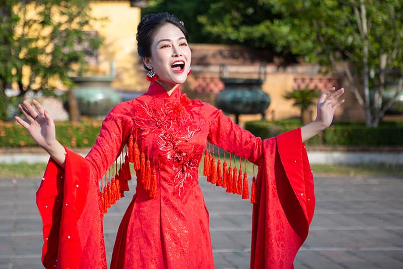 Ca sĩ Tuyết Nga: Tôi muốn quảng bá áo dài và nhạc truyền thống ra thế giới