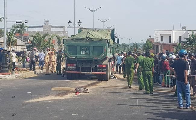 Nhiều bất cập khi cầu Thạch Bích thông xe