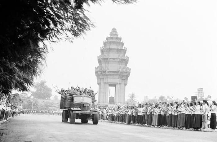Đoàn chuyên gia Ban B68 trước và trong những ngày tổng phản công giúp nhân dân Campuchia đánh đổ chế độ diệt chủng Pol Pot