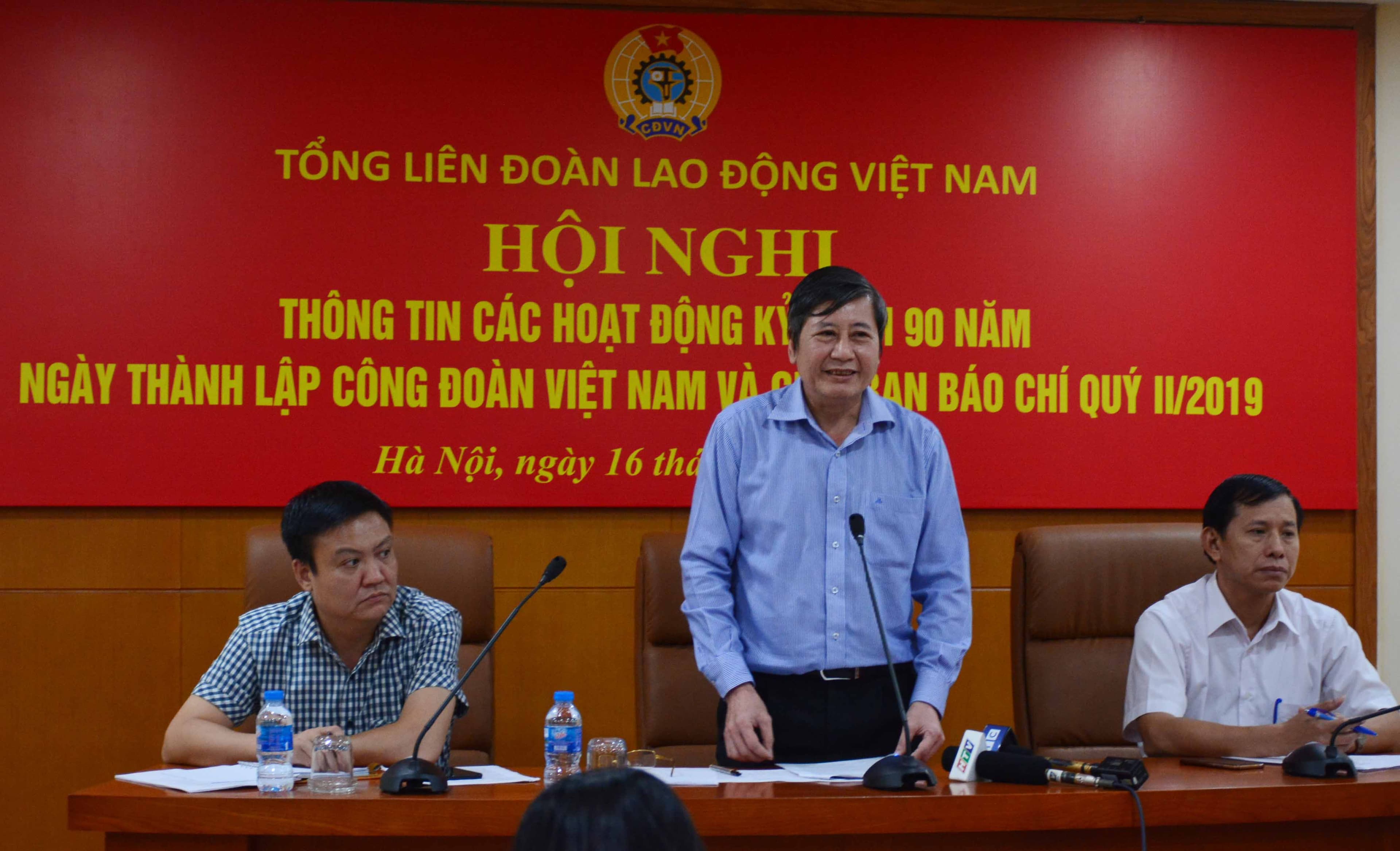 Nhiều hoạt động kỷ niệm 90 năm ngày thành lập Công đoàn Việt Nam