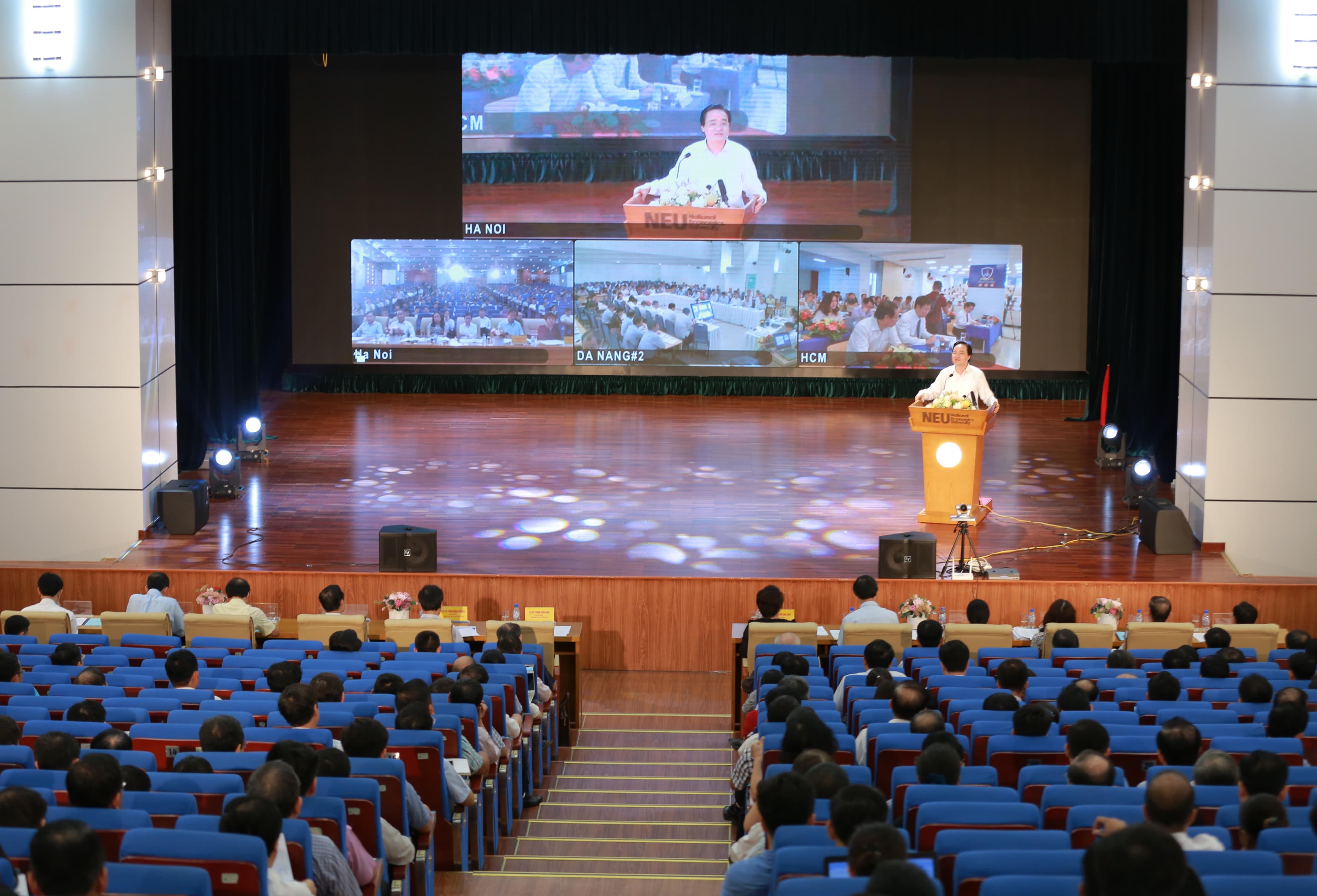 Cần rút kinh nghiệm trong dạy học môn Lịch sử và Tiếng Anh