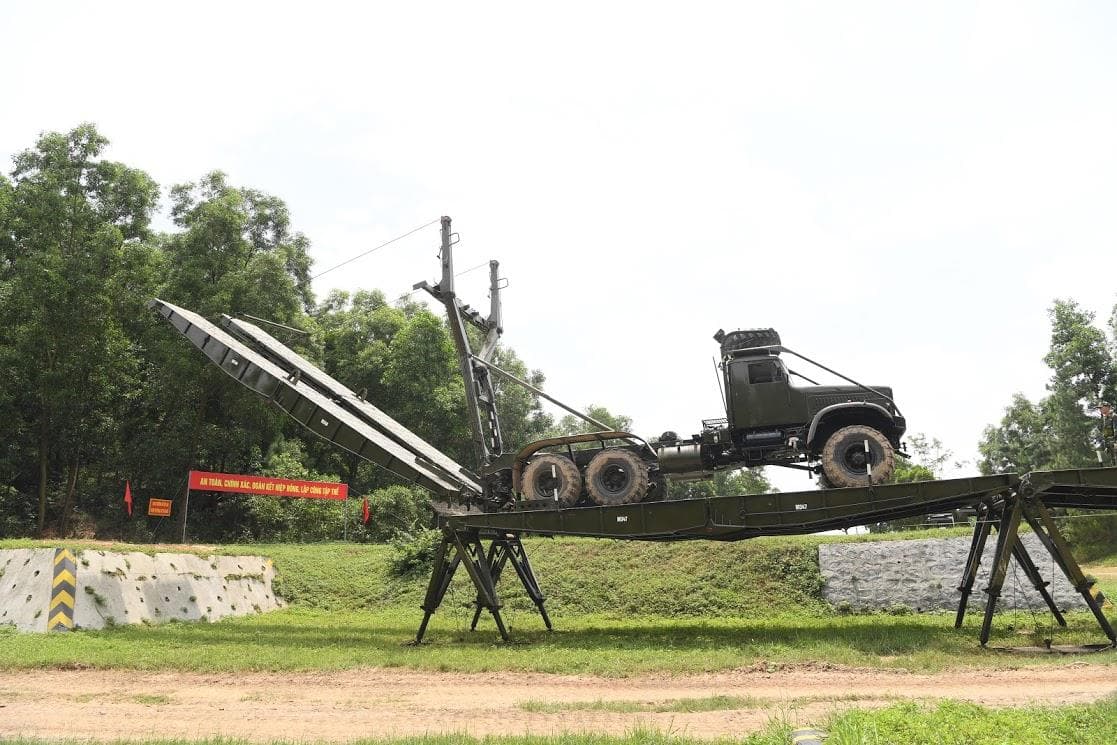 Bài 2: Đội tuyển Kíp xe Công binh phát huy truyền thống “Mở đường thắng lợi”