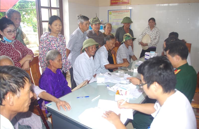 Khám, cấp thuốc miễn phí các đối tượng chính sách nhân dịp 27-7