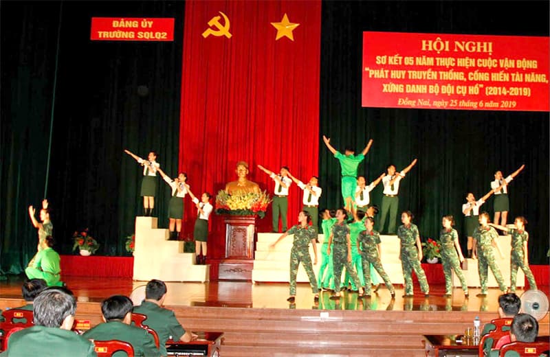Hào khí miền Đông “gian lao mà anh dũng” của Trường Sĩ quan Lục quân 2 lên sân khấu