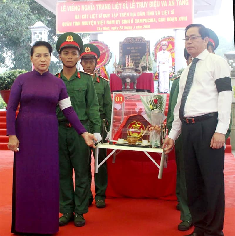 Chủ tịch Quốc hội Nguyễn Thị Kim Ngân dự Lễ truy điệu, an táng HCLS tại tỉnh Tây Ninh