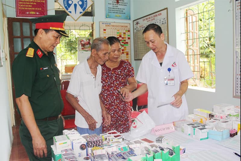 Gần 300 người dân xã Tân Thành, huyện Yên Thành được khám bệnh, cấp thuốc miễn phí