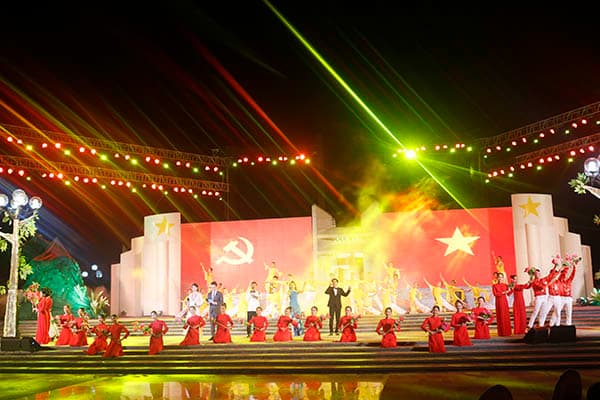 “Cung đường bất tử” - chương trình nghệ thuật đặc sắc tri ân các anh hùng liệt sĩ