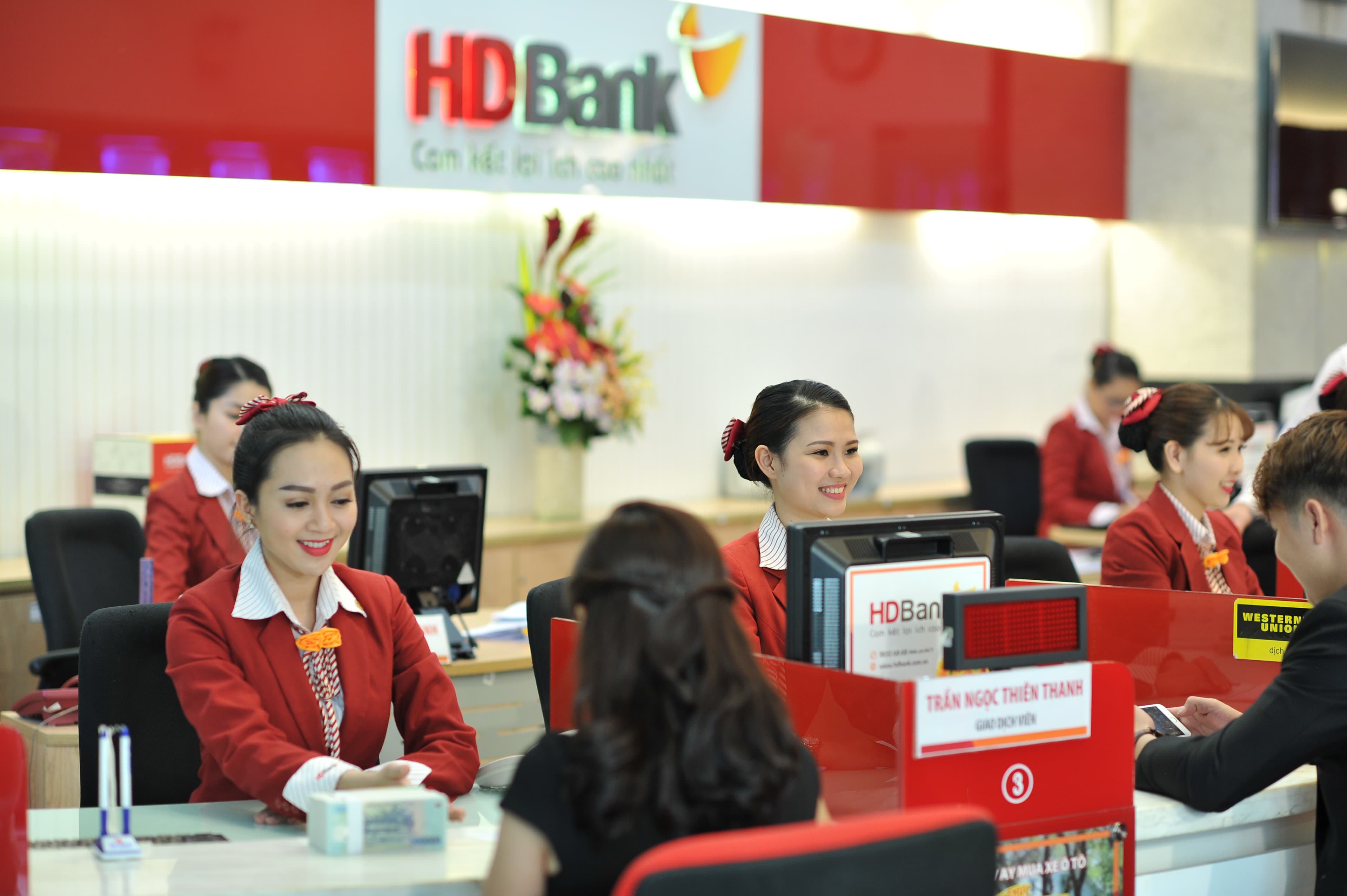 HDBank báo lãi 2.211 tỷ đồng, nợ xấu ngân hàng dưới 1%