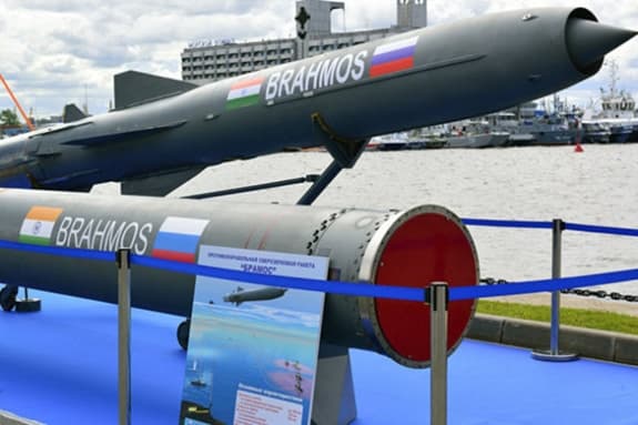 Thái Lan muốn trở thành khách hàng đầu tiên sở hữu tên lửa BrahMos