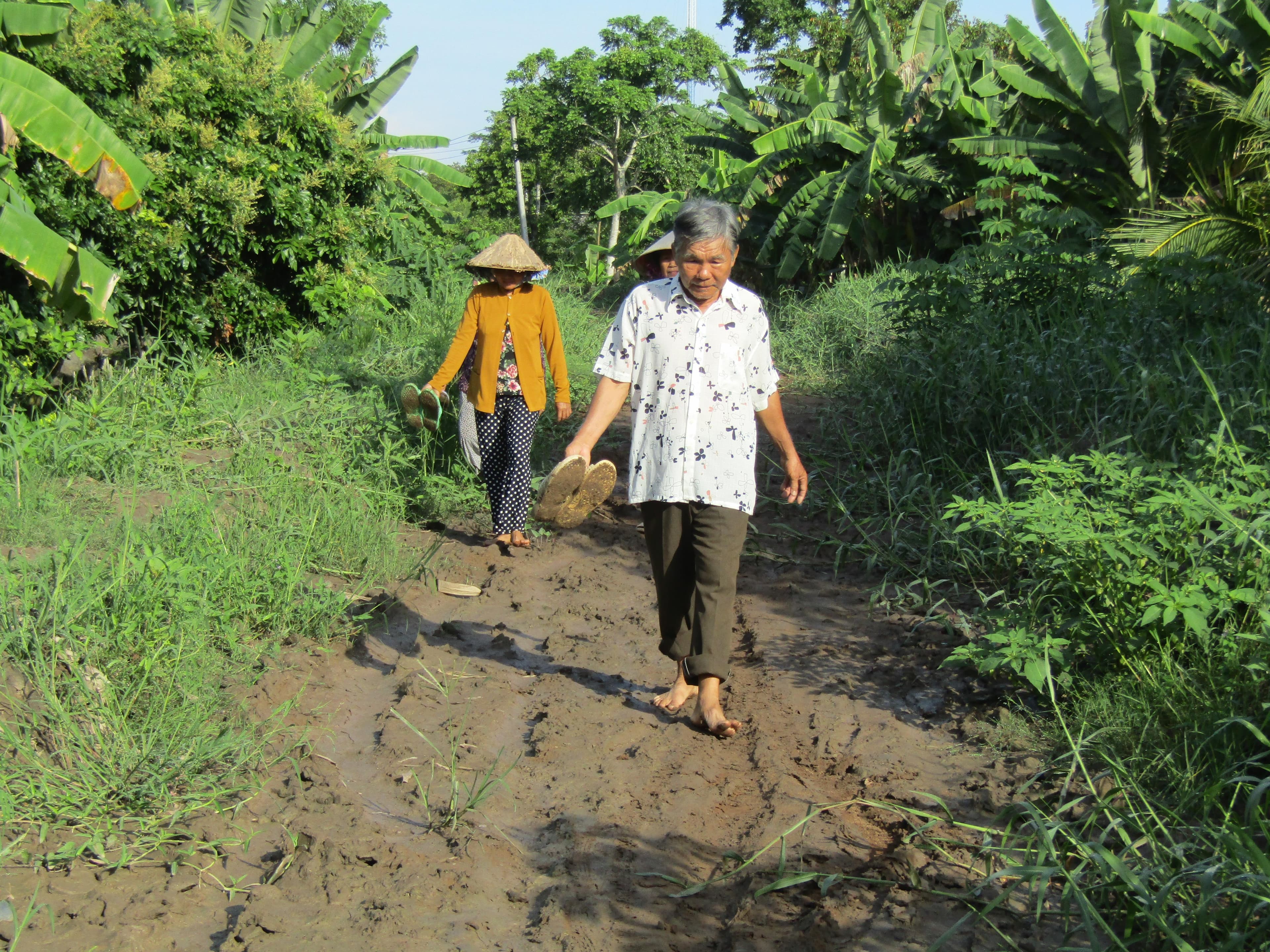 Hơn 4 năm chưa thi công xong con đường 2,6km