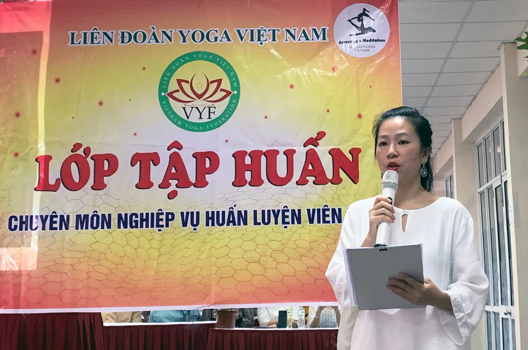 Liên đoàn yoga Việt Nam không chấp nhận bất cứ hình thức yoga nào trái với thuần phong, mỹ tục