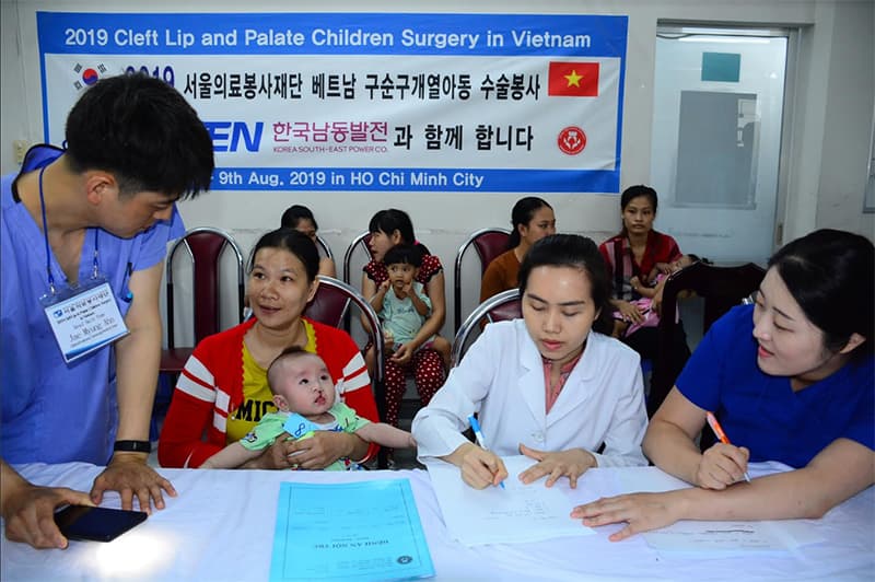 Phẫu thuật miễn phí cho trẻ em bị dị tật nha khoa bẩm sinh