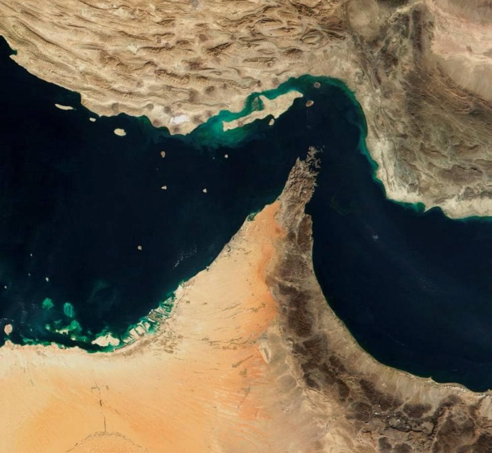"Hormuz - Eo biển làm rung chuyển thế giới"