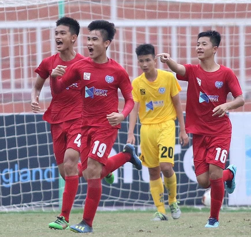Trái bóng xua đi bi kịch