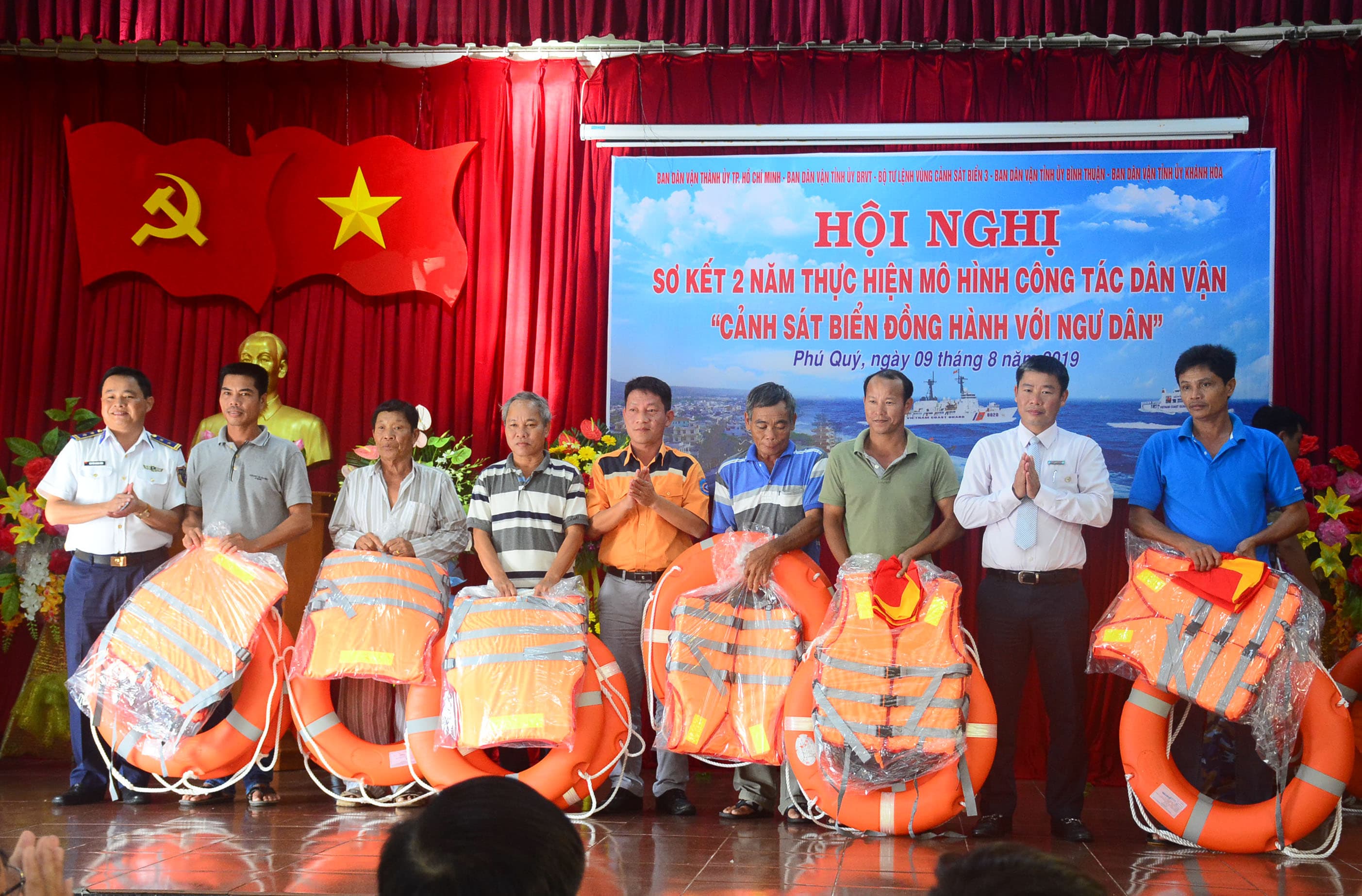 Phát huy, nhân rộng chất lượng, hiệu quả mô hình “Cảnh sát biển đồng hành với ngư dân”