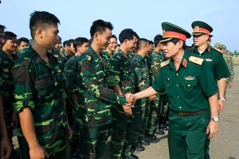 Khát khao chinh phục bầu trời