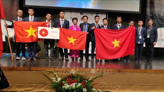 Việt Nam giành 1 HC Vàng, 3 HC Bạc tại Kỳ thi Olympic quốc tế Thiên văn học và Vật lý thiên văn