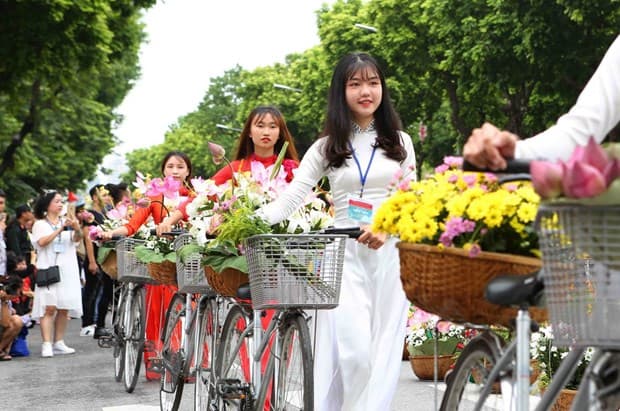 XÂY DỰNG HÌNH ẢNH ĐẸP CHO ĐẤT NƯỚC