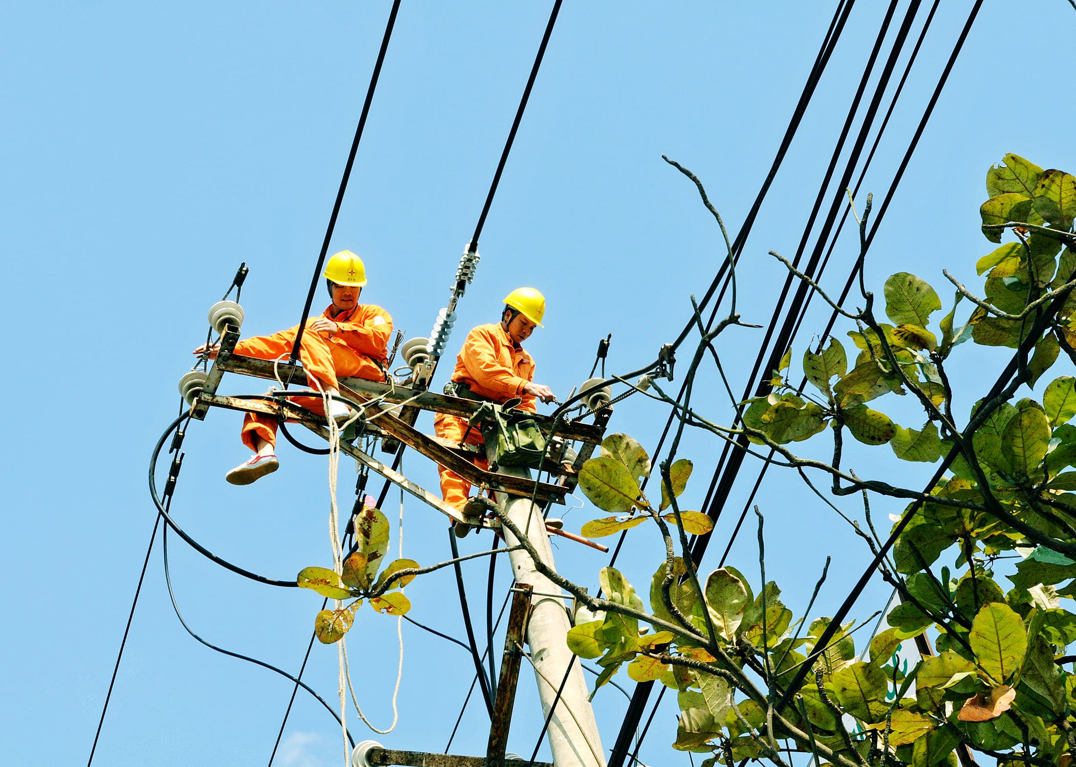 Tổng công ty Điện lực miền Bắc nỗ lực bảo đảm cung ứng điện trong mùa mưa bão