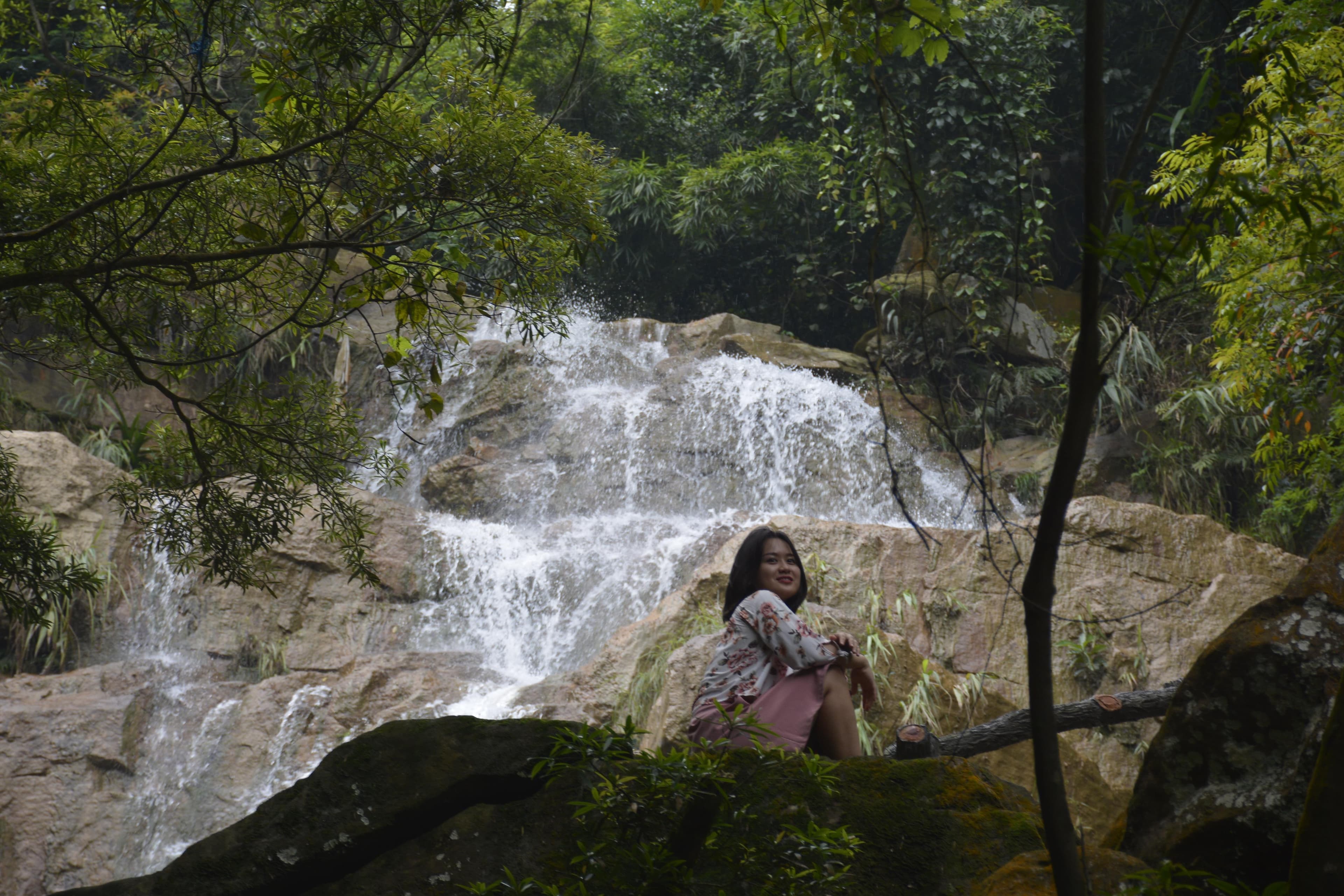 Thác Lựng Xanh níu chân du khách