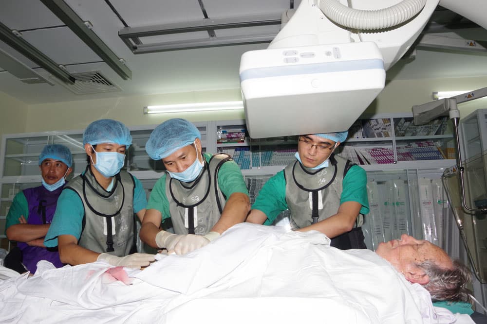 Bệnh viện Quân y 175 cấp cứu thành công bệnh nhân nước ngoài bị nhồi máu cơ tim
