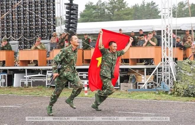 Việt Nam giành giải ba bài Bắn tỉa trong hành tiến
