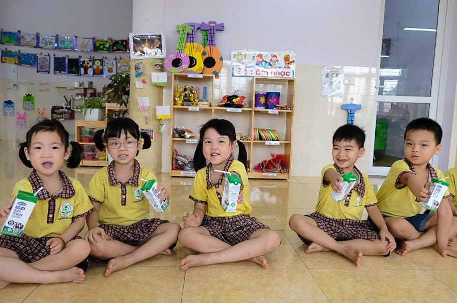Bộ Y tế nói về việc chậm ban hành quy chuẩn và bổ sung vi chất vào sữa học đường