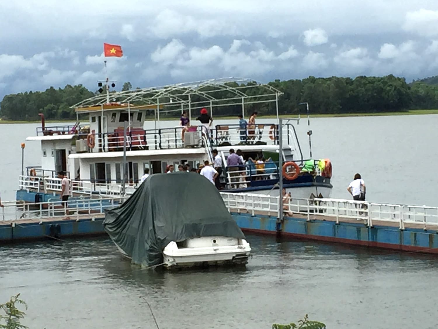 Thông tin từ đường dây nóng