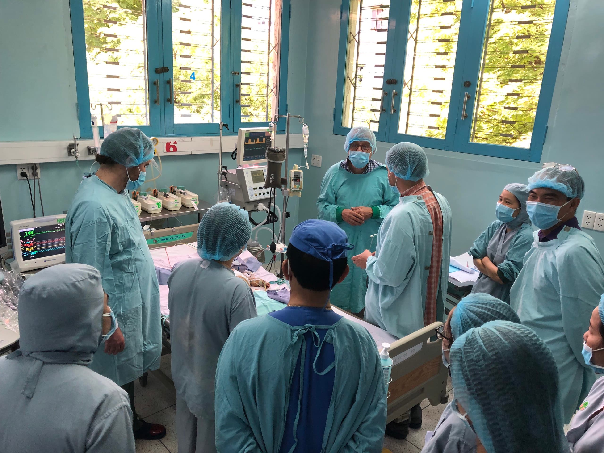 Việt Nam và Bỉ phối hợp ghép gan thành công cho em bé sinh non bị suy gan do teo đường mật bẩm sinh
