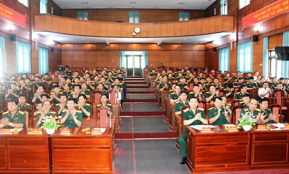 Khai giảng lớp đào tạo ngắn hạn cán bộ chính trị cấp trung đoàn khóa 2