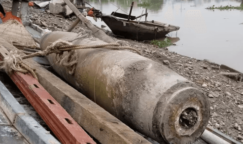 Phát hiện bom trên sông Tam Bạc, Hải Phòng