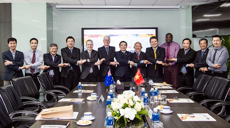 Tập đoàn Xây dựng Hòa Bình và Đại học RMIT ký kết hợp tác đào tạo