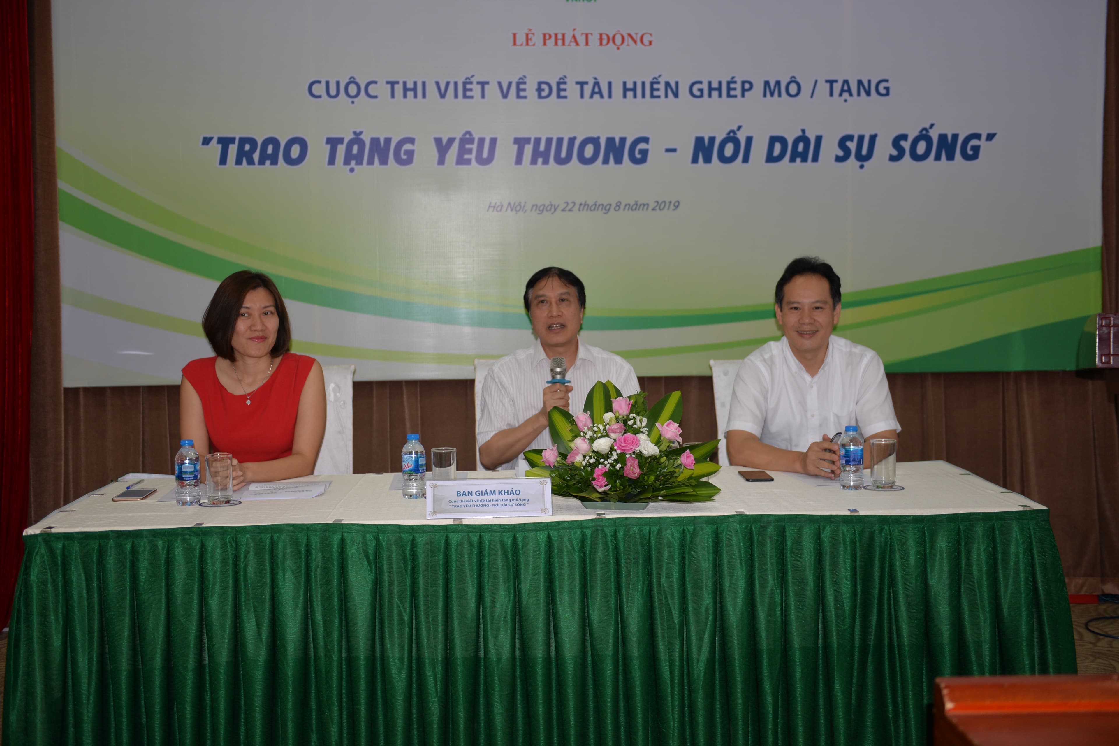 Phát động Cuộc thi viết “Trao tặng yêu thương- Nối dài sự sống”