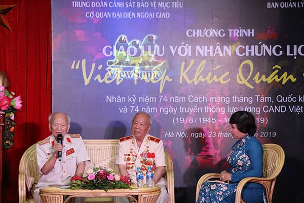 Giao lưu với nhân chứng lịch sử chủ đề “Viết tiếp khúc quân hành”