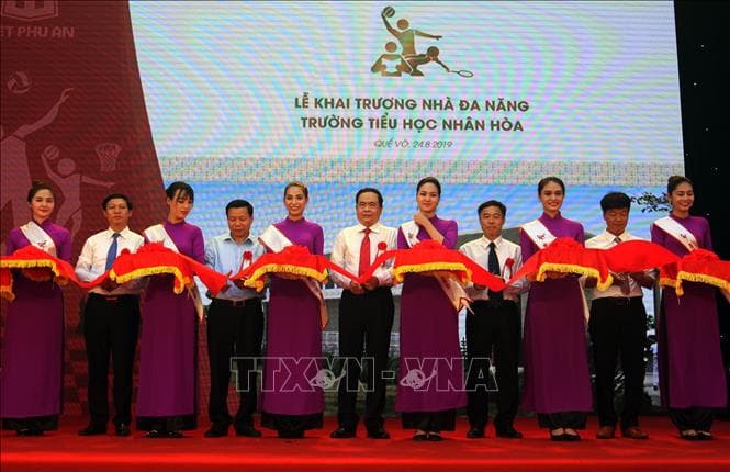 Đồng chí Trần Thanh Mẫn dự Lễ khai trương nhà đa năng Trường tiểu học Nhân Hòa, Bắc Ninh