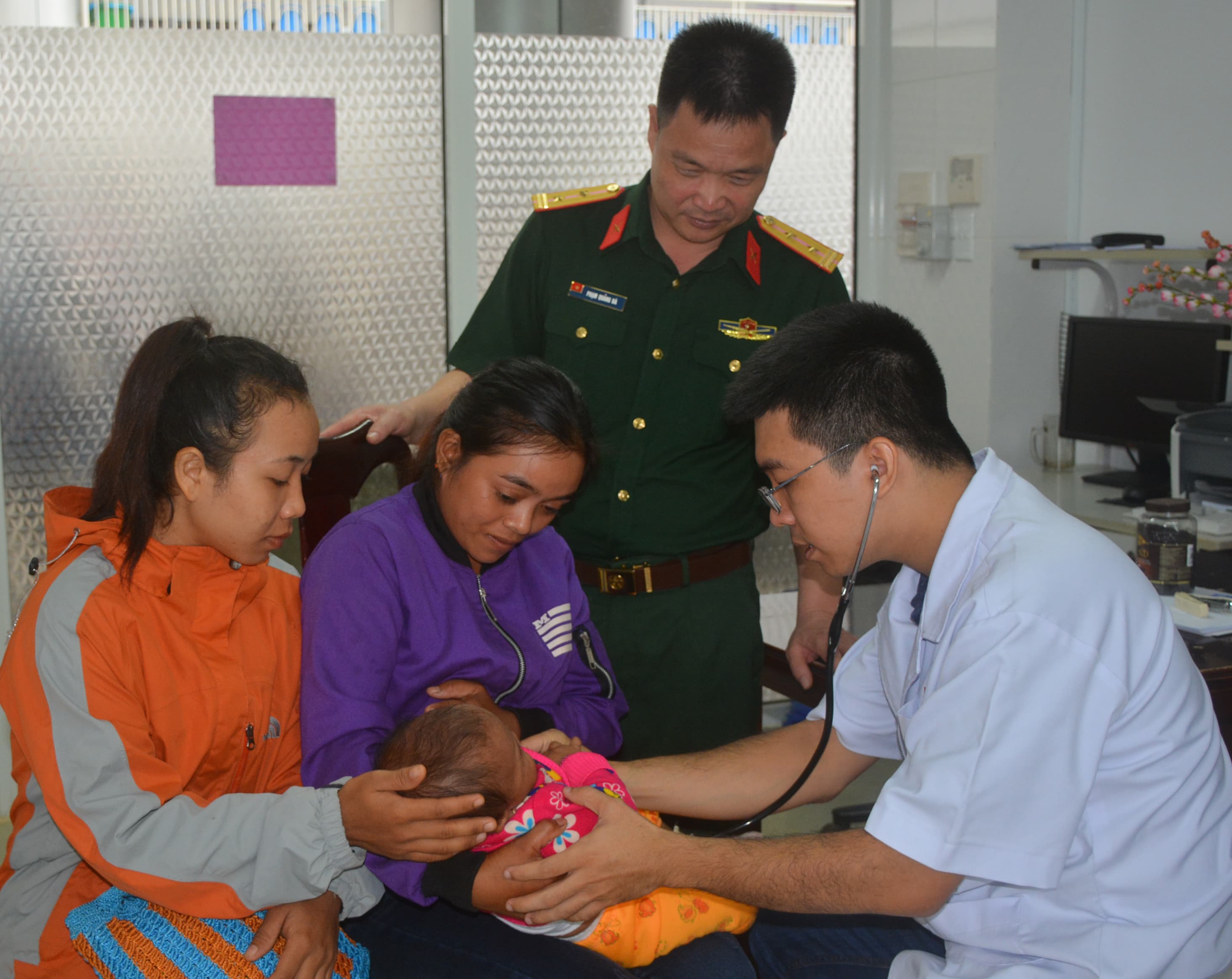Chương trình “Trái tim cho em” khám sàng lọc bệnh tim bẩm sinh cho trẻ em Đắk Lắk