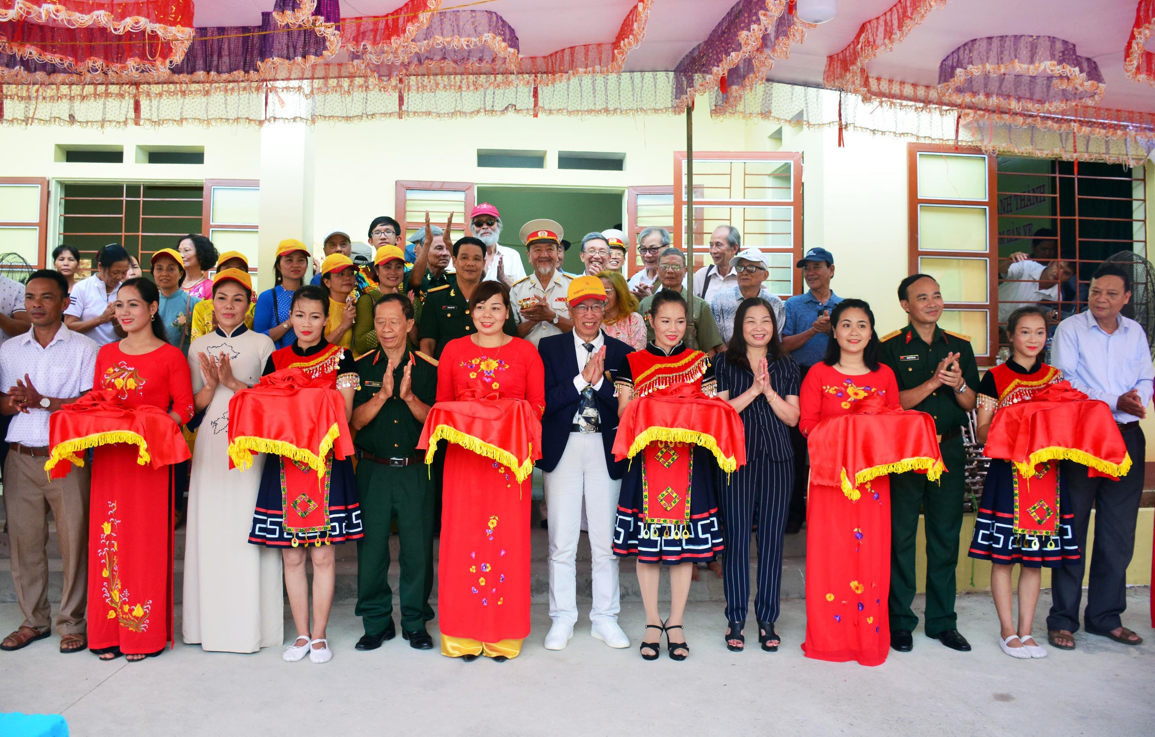 Công trình nặng nghĩa tri ân