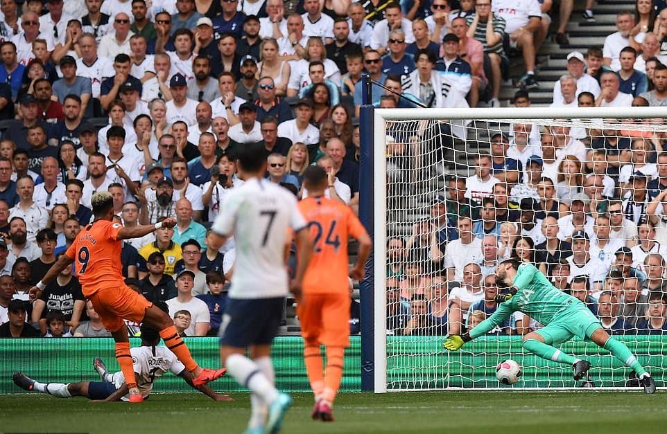 Tottenham thua Newcastle trên sân nhà