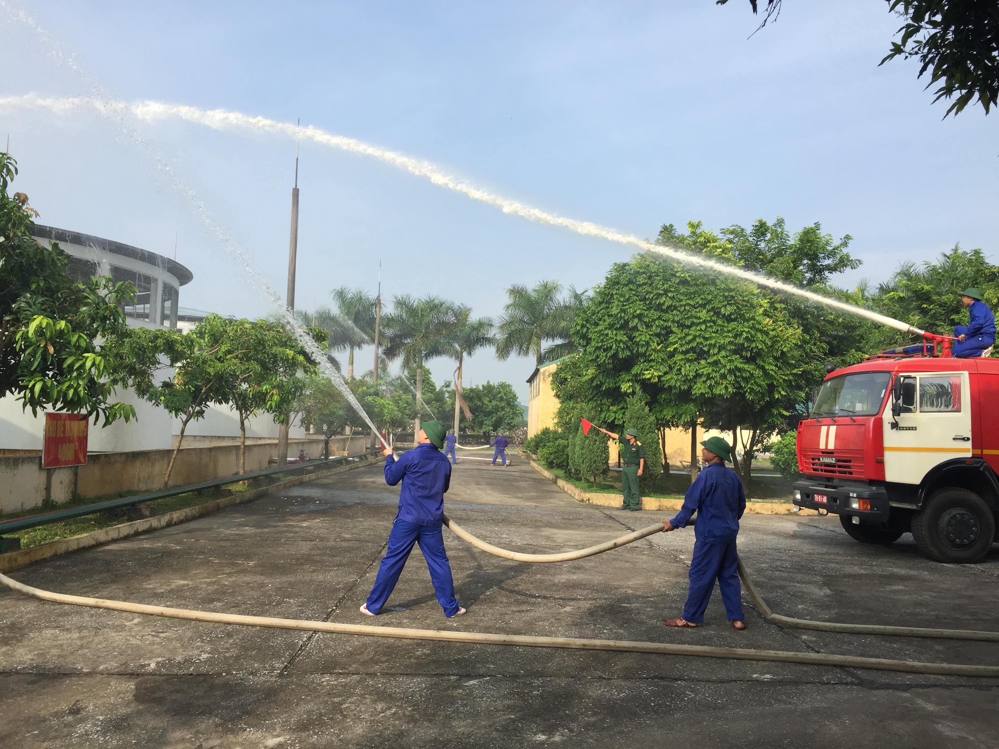 Bộ đội kho xăng dầu nỗ lực bảo đảm an toàn, bảo vệ môi trường
