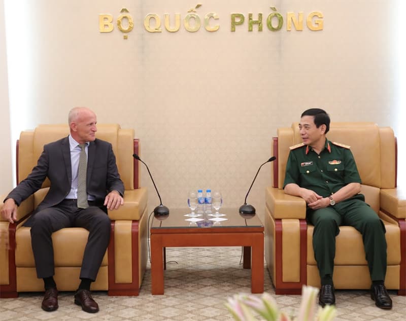 Thượng tướng Phan Văn Giang tiếp đoàn chuyên gia Viện Nghiên cứu Khoa học dược liệu và tinh dầu LB Nga