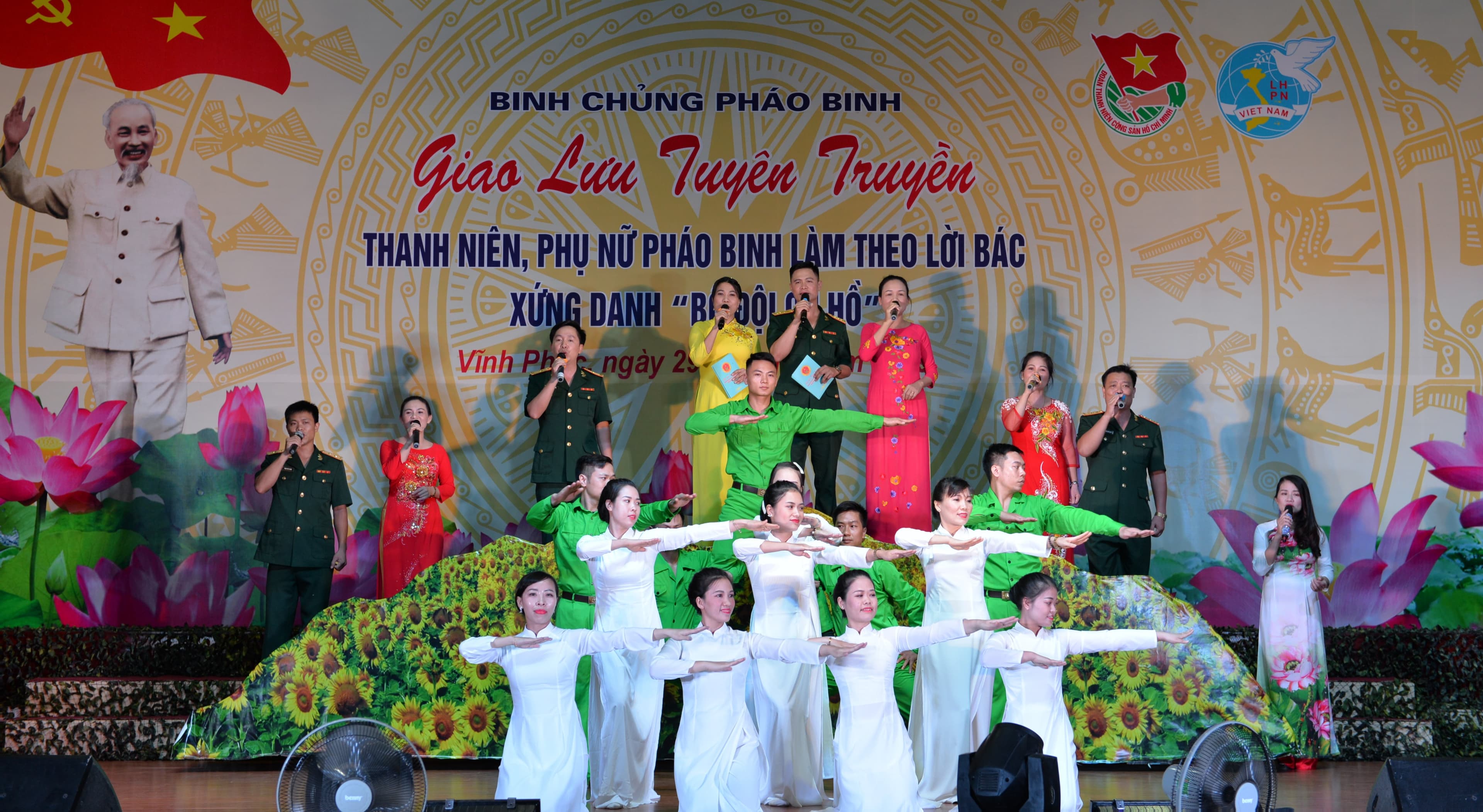 Thanh niên, phụ nữ pháo binh làm theo lời Bác