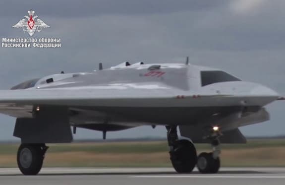 Nga có thể nhận UCAV Okhotnik-B từ năm 2025