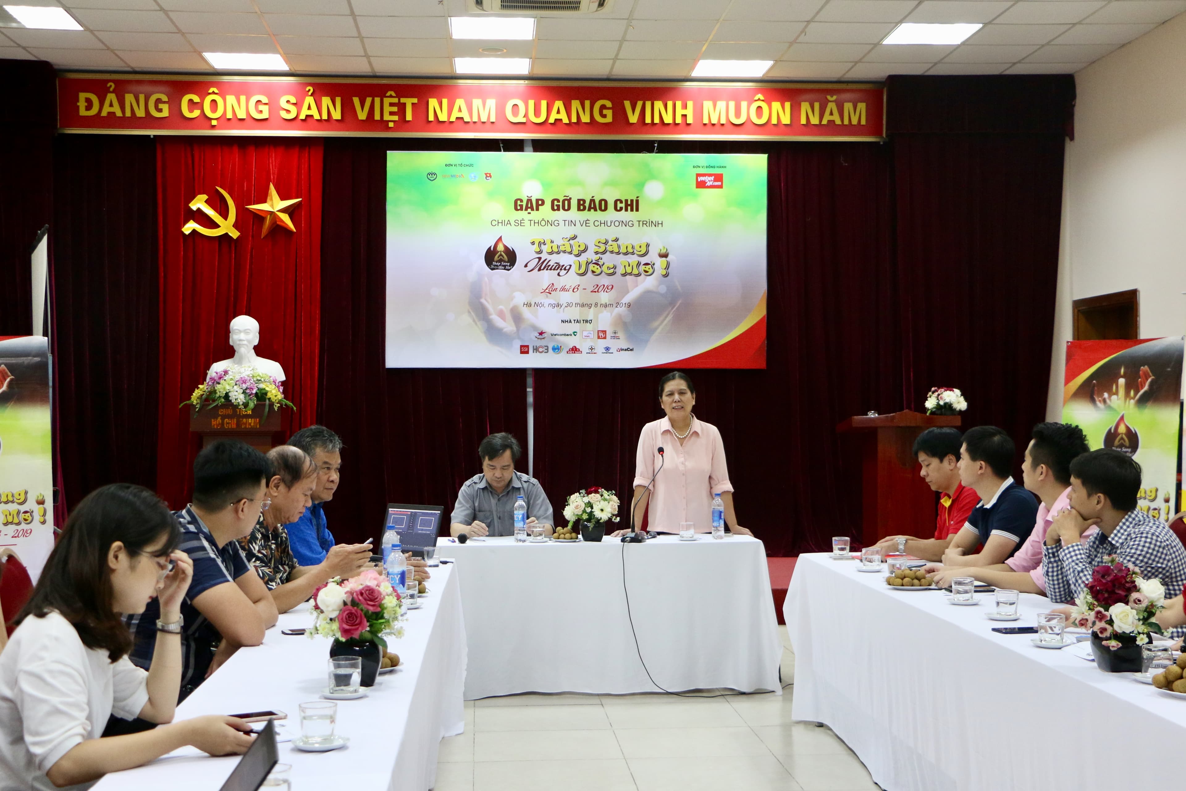 Thắp sáng những ước mơ cho trẻ em có hoàn cảnh khó khăn