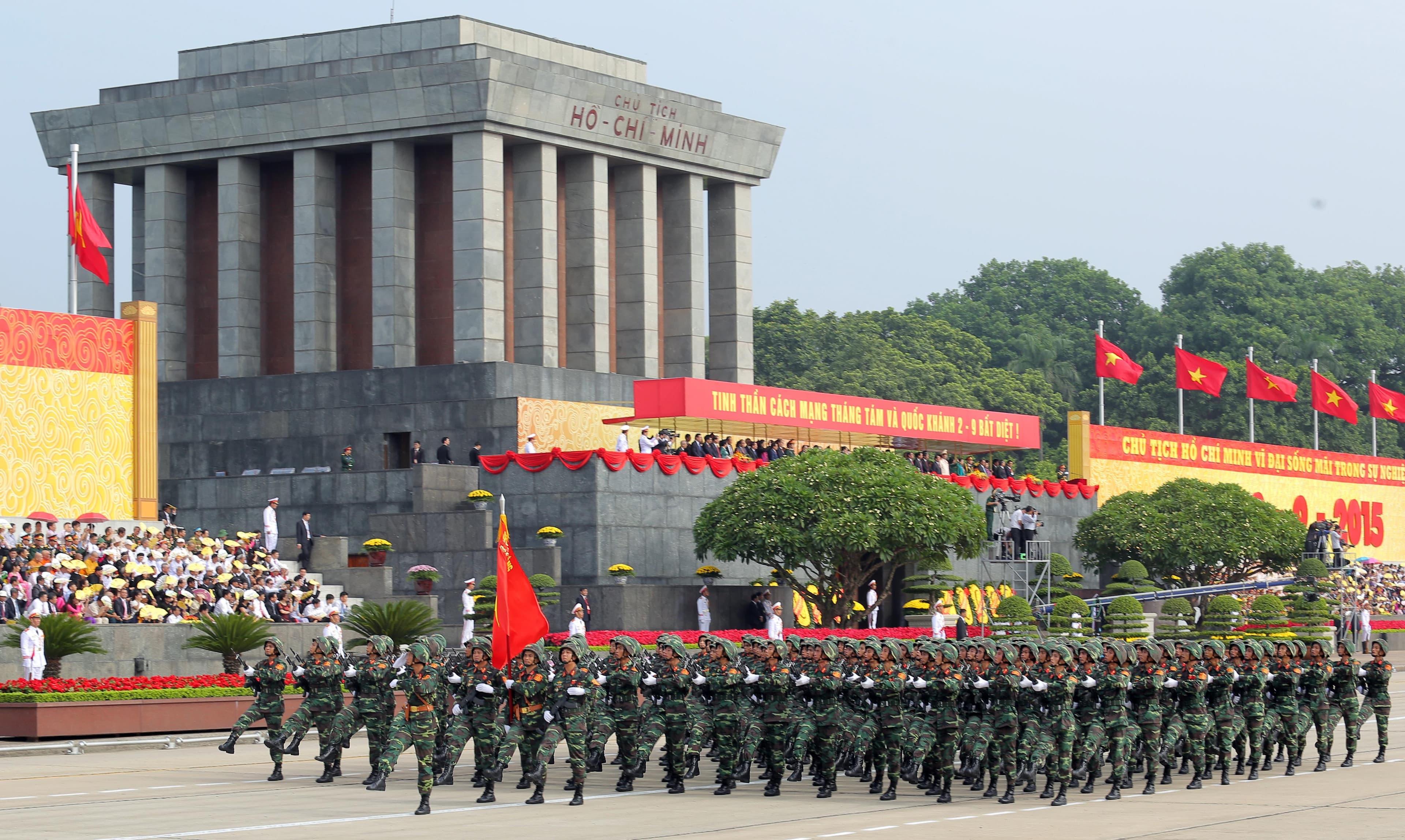 Muôn vàn tình thân yêu Bác dành cho bộ đội