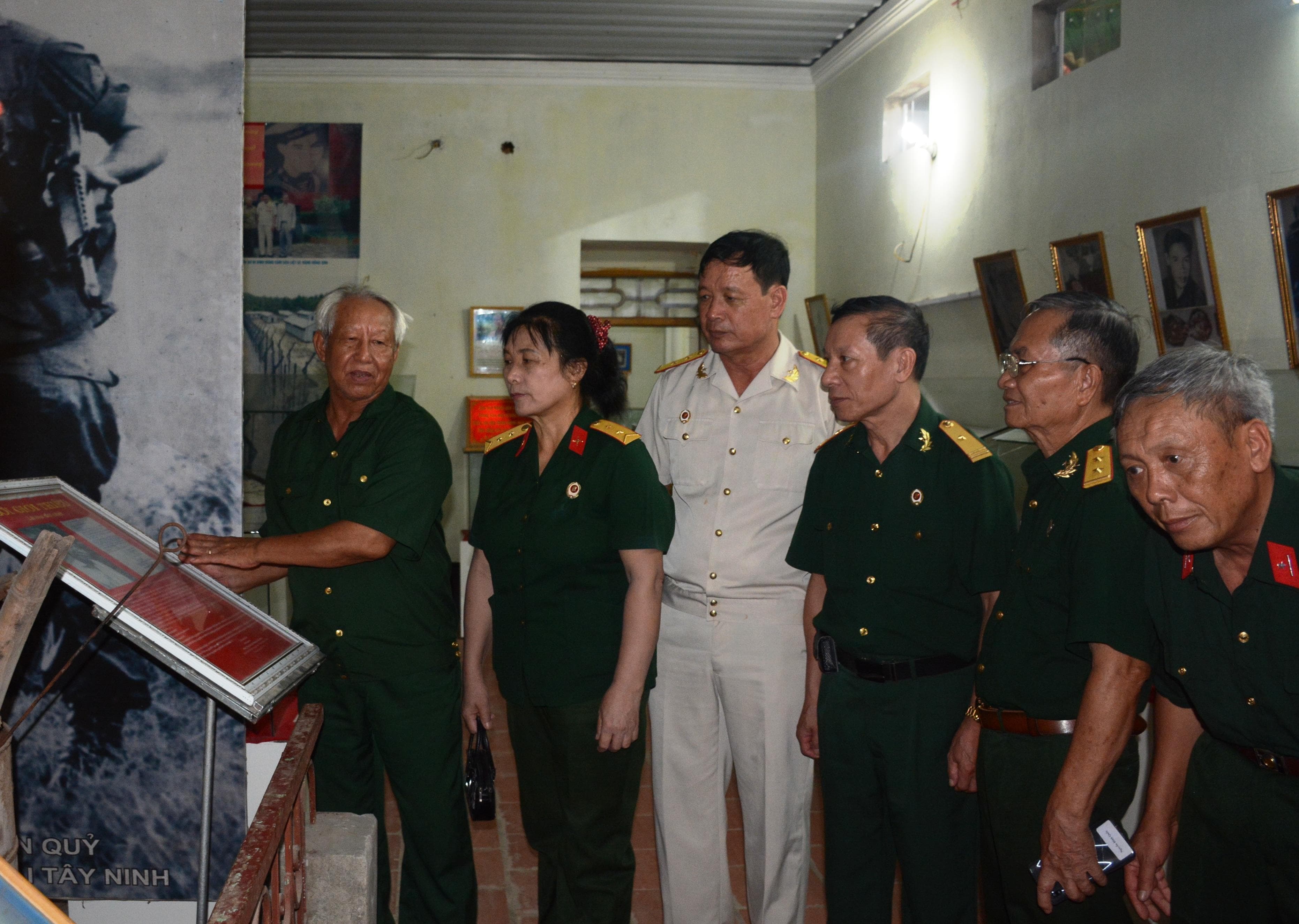 Trong lao tù vẫn một lòng tin với Bác