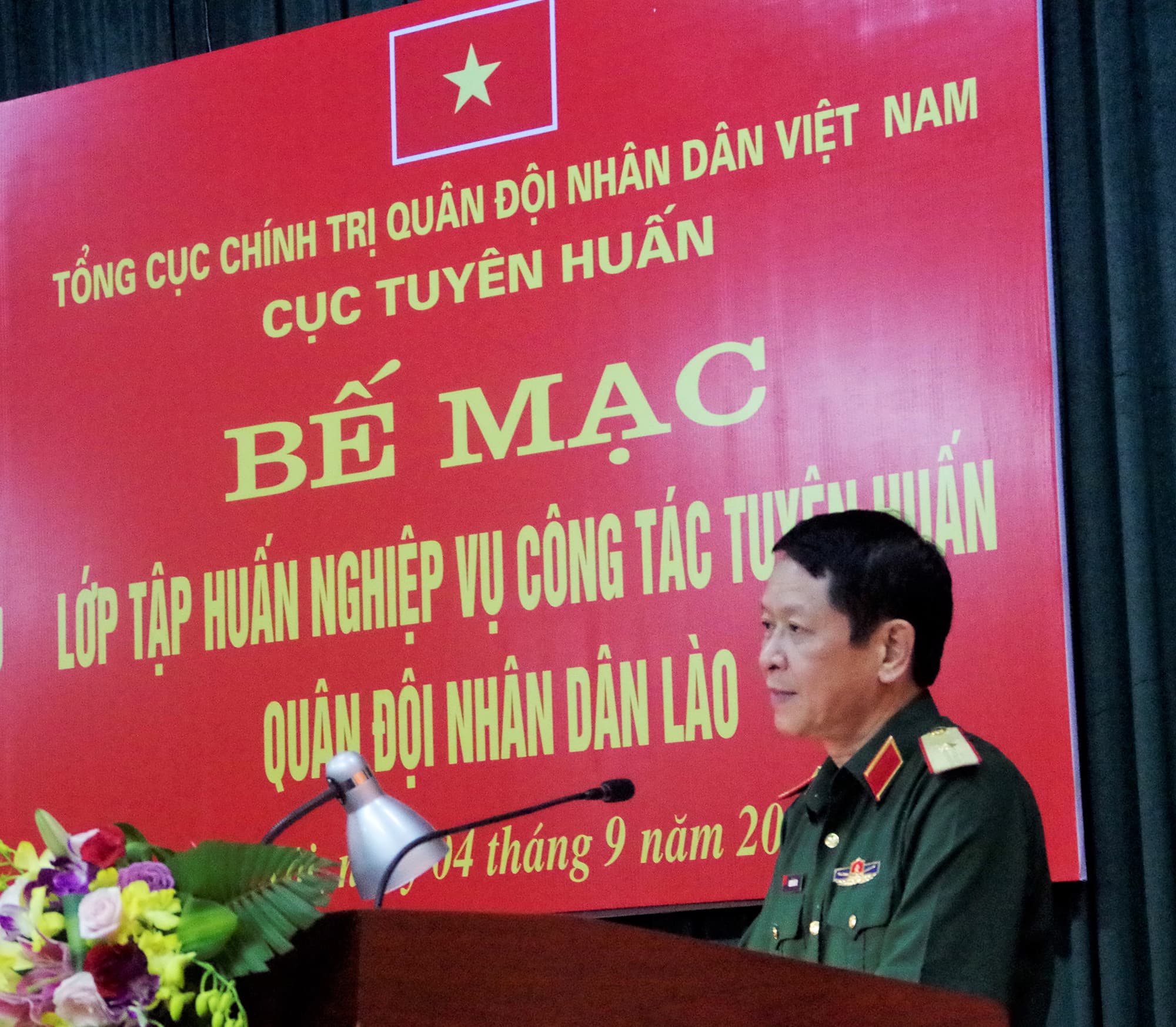 Bế mạc tập huấn nghiệp vụ công tác tuyên huấn cán bộ QĐND Lào